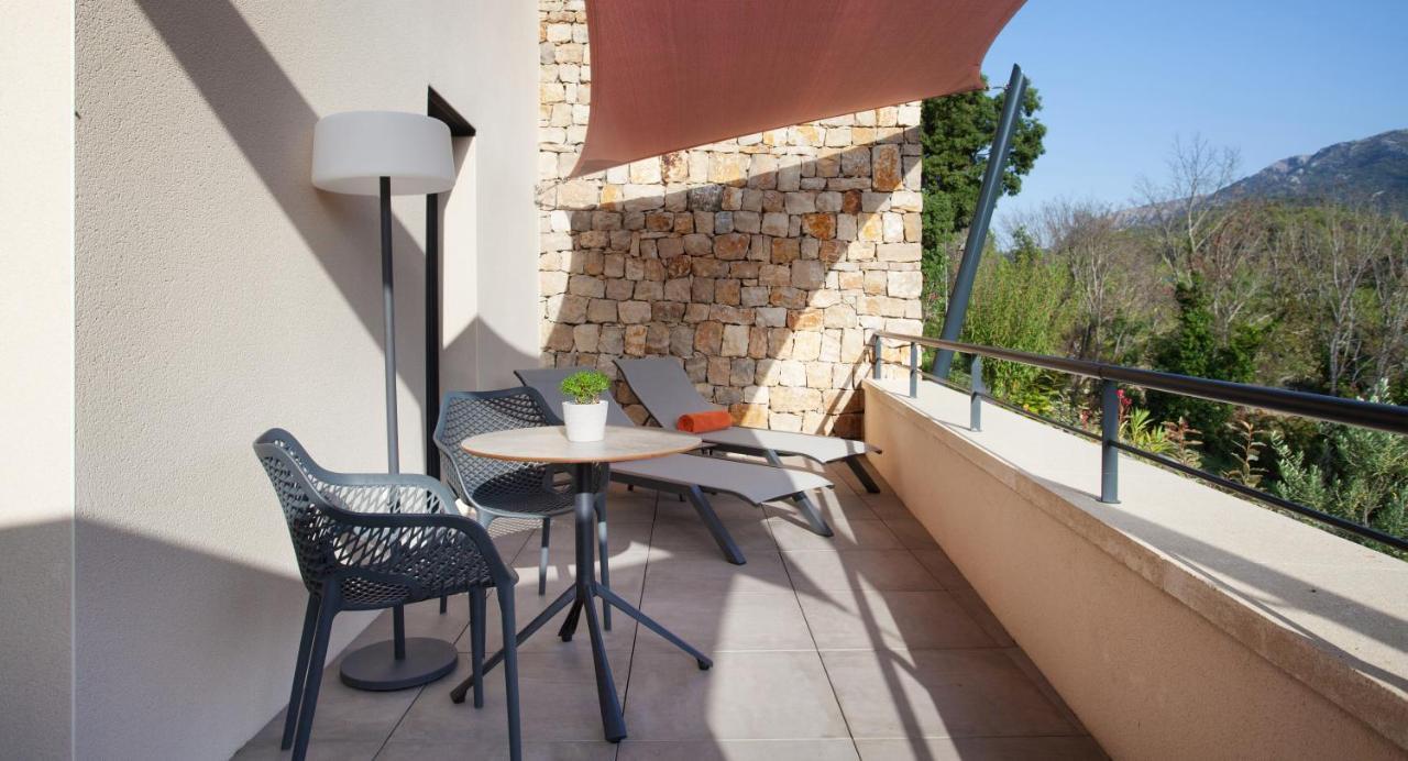 Hotel Sainte Victoire Vauvenargues Bagian luar foto