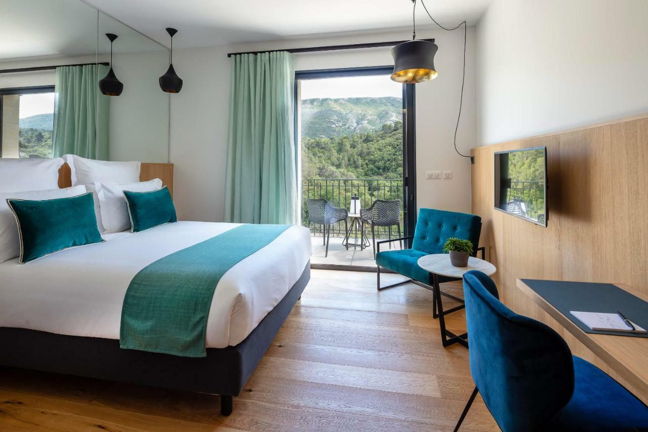 Hotel Sainte Victoire Vauvenargues Bagian luar foto