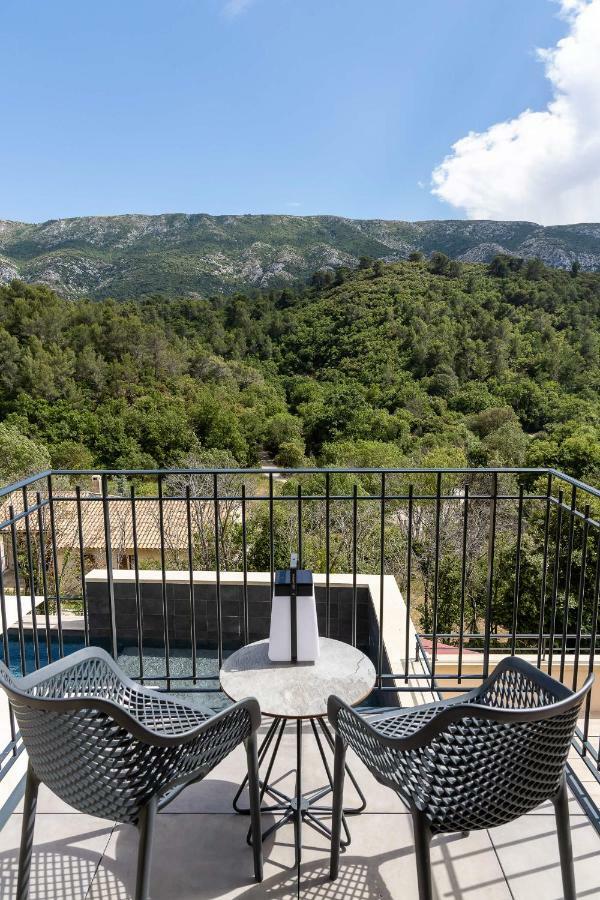 Hotel Sainte Victoire Vauvenargues Bagian luar foto