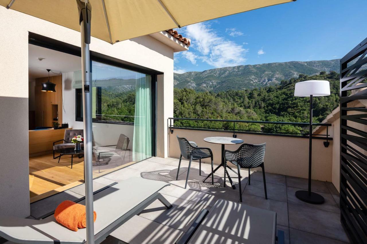 Hotel Sainte Victoire Vauvenargues Bagian luar foto