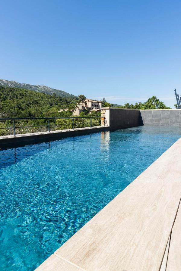 Hotel Sainte Victoire Vauvenargues Bagian luar foto